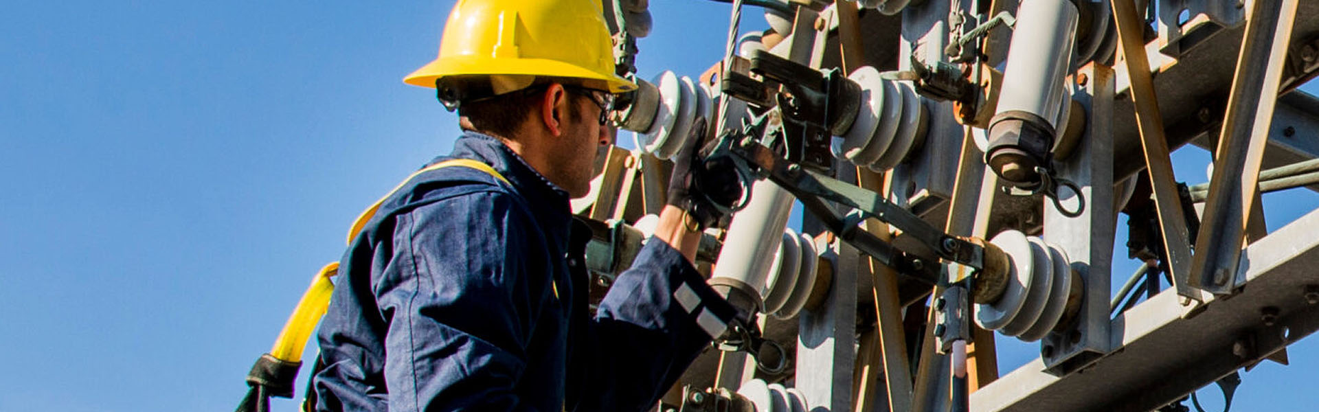 Instalaciones Eléctricas Industriales en Monterrey: Blíndese contra Paros Críticos