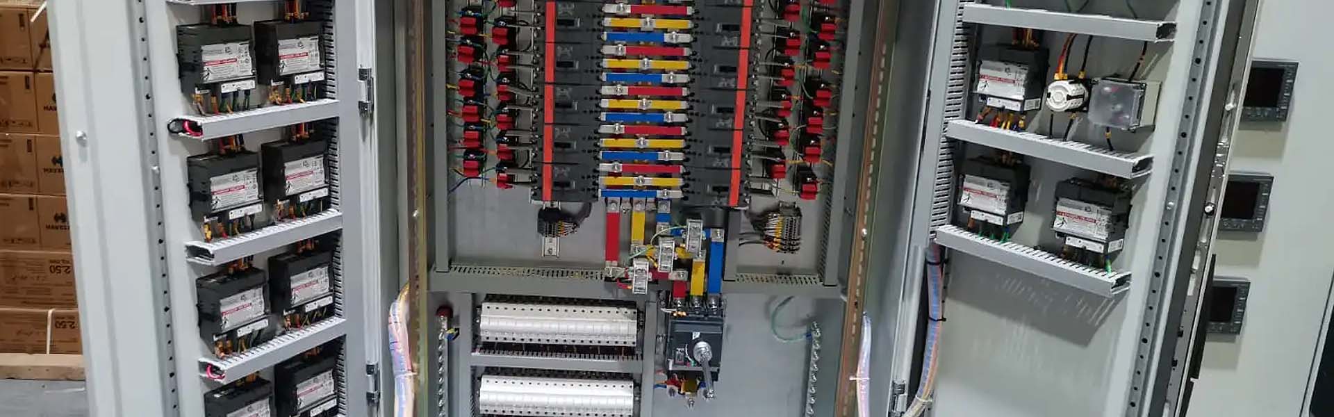 Instalación de Tableros de Distribución en Saltillo: Continuidad Eléctrica para la Manufactura